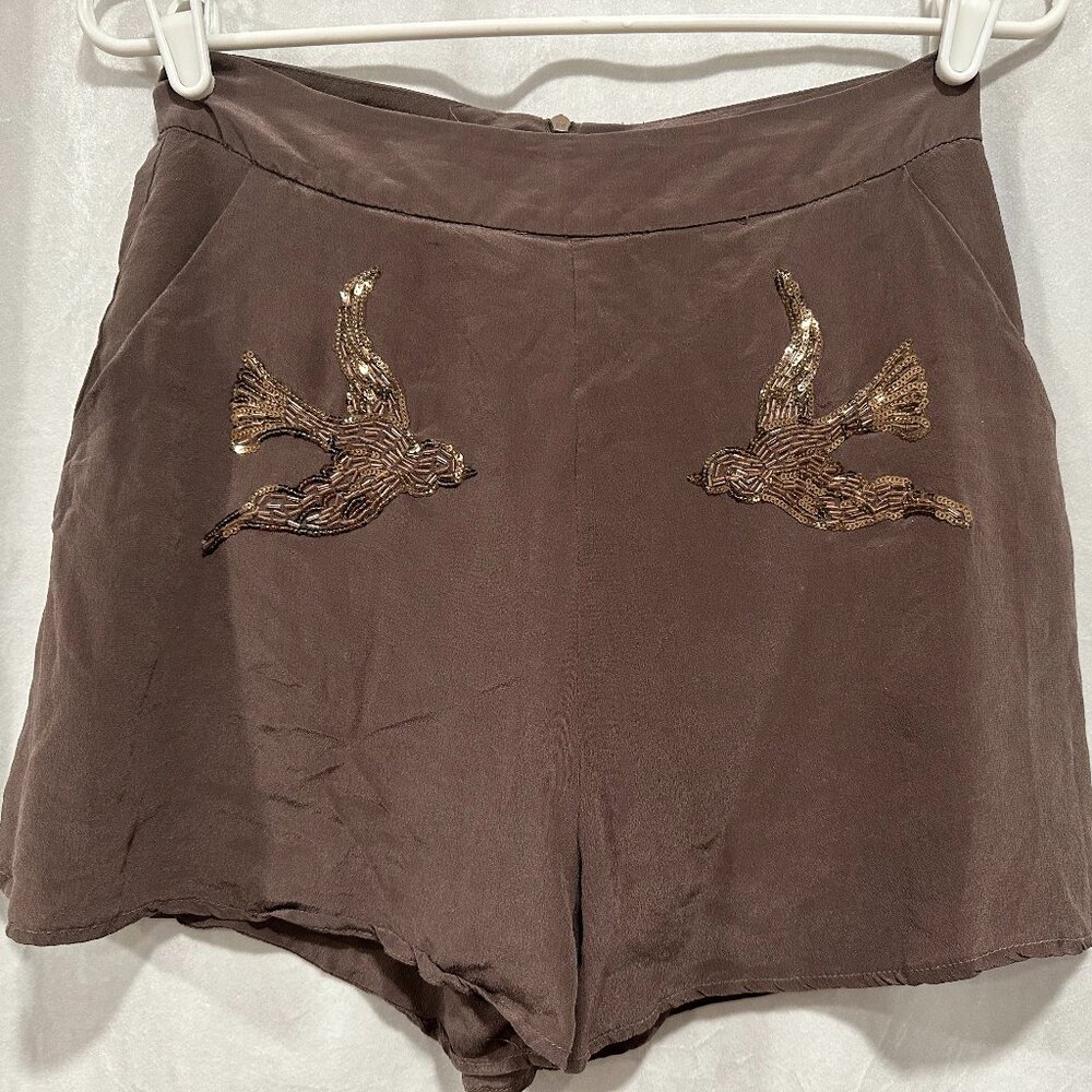 Sparrow High-Waisted Flounce Shorts | Brown